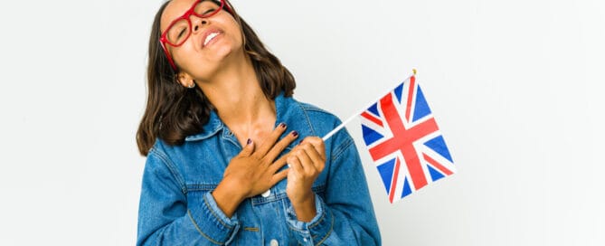Ejemplo de anglicismos en marketing digital: engagement, SEO, lead, CTA y más. Aprende su significado y cuándo utilizarlos correctamente
